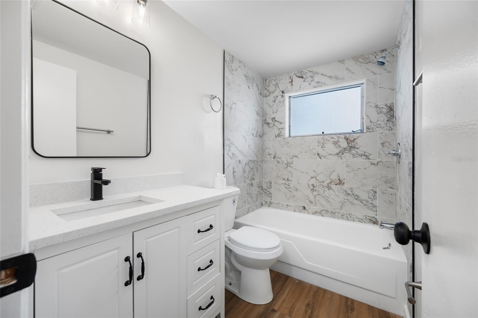 COLONIAL HILLS - Residential