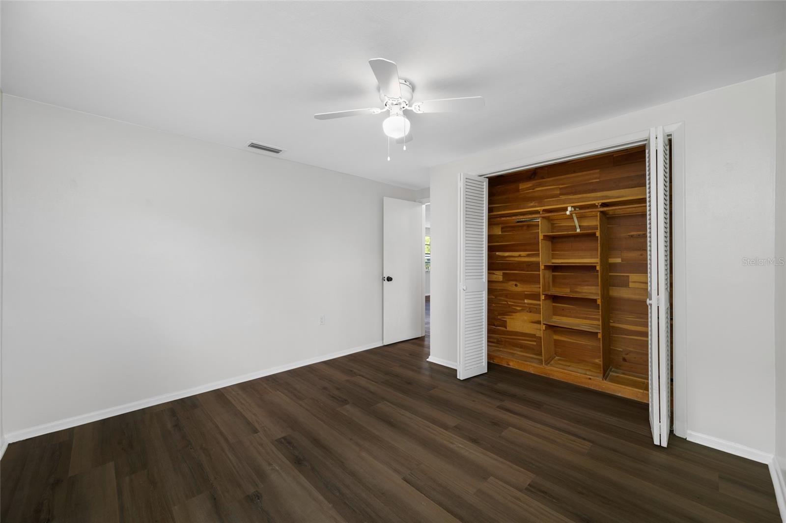 COLONIAL HILLS - Residential