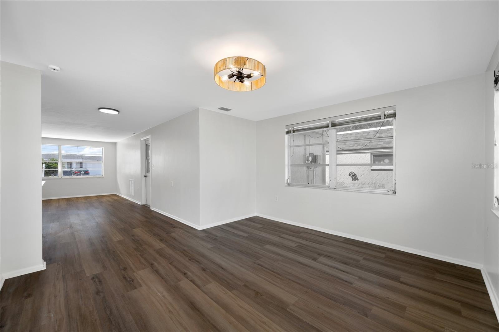 COLONIAL HILLS - Residential