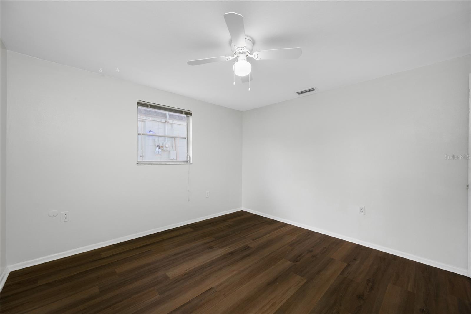 COLONIAL HILLS - Residential