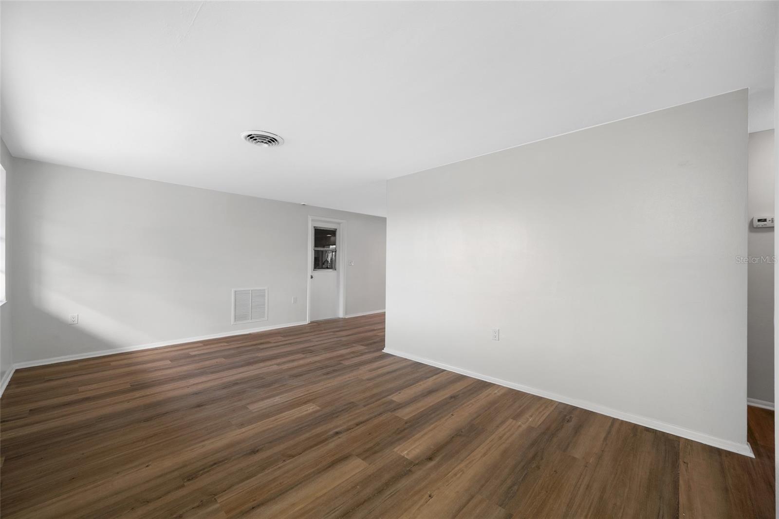 COLONIAL HILLS - Residential