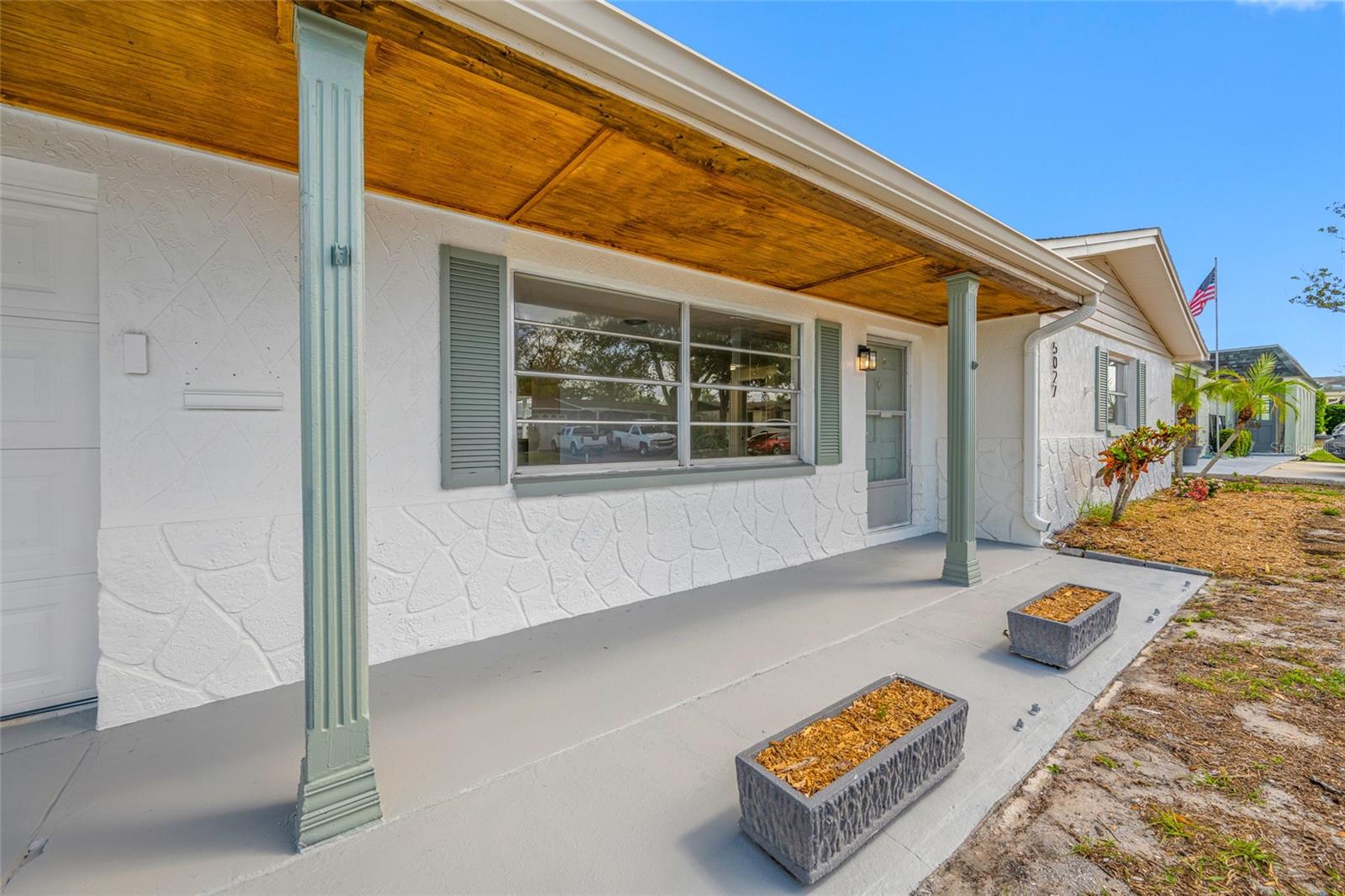 COLONIAL HILLS - Residential