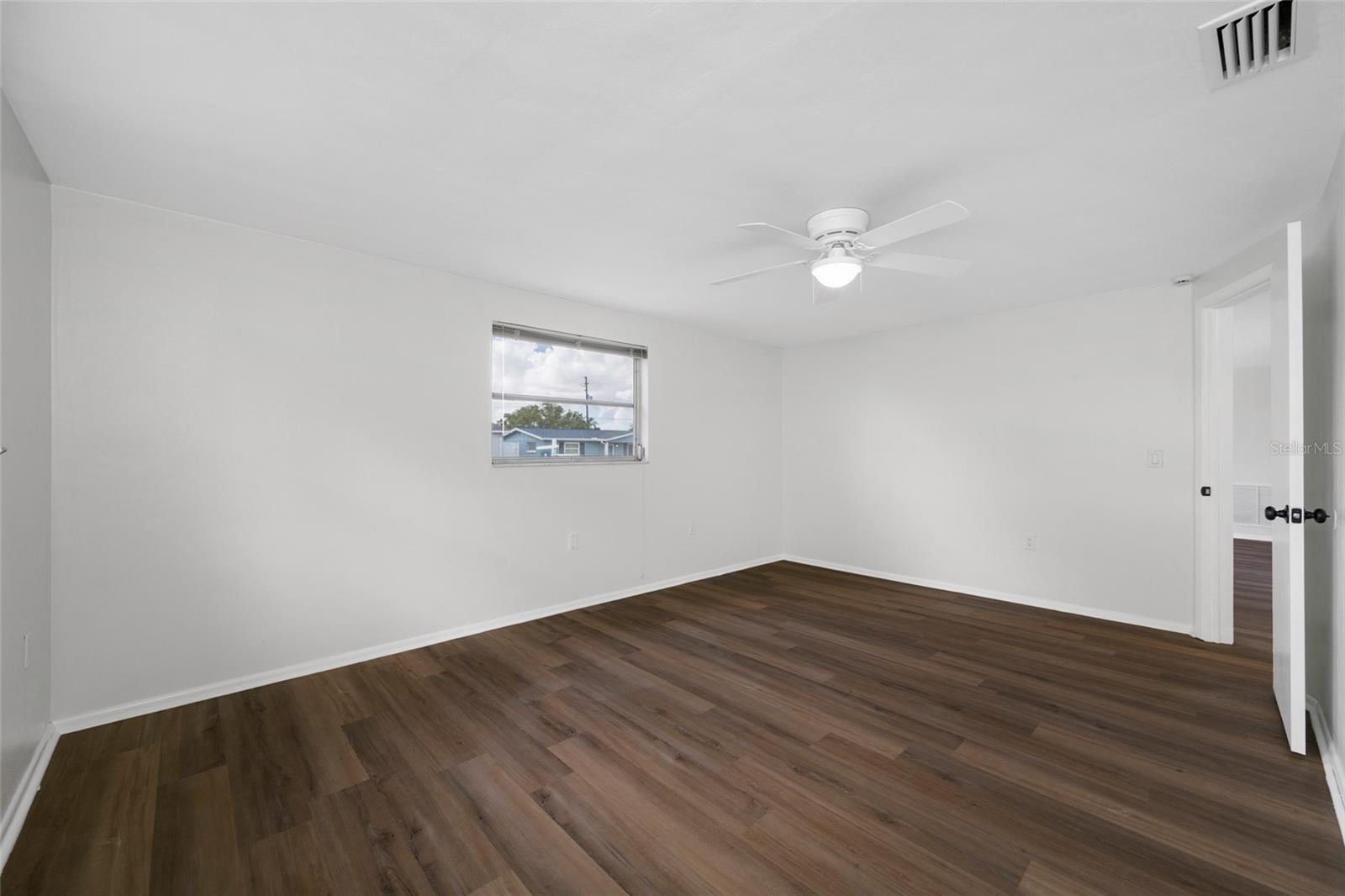 COLONIAL HILLS - Residential