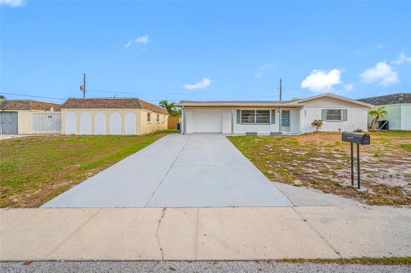 COLONIAL HILLS - Residential