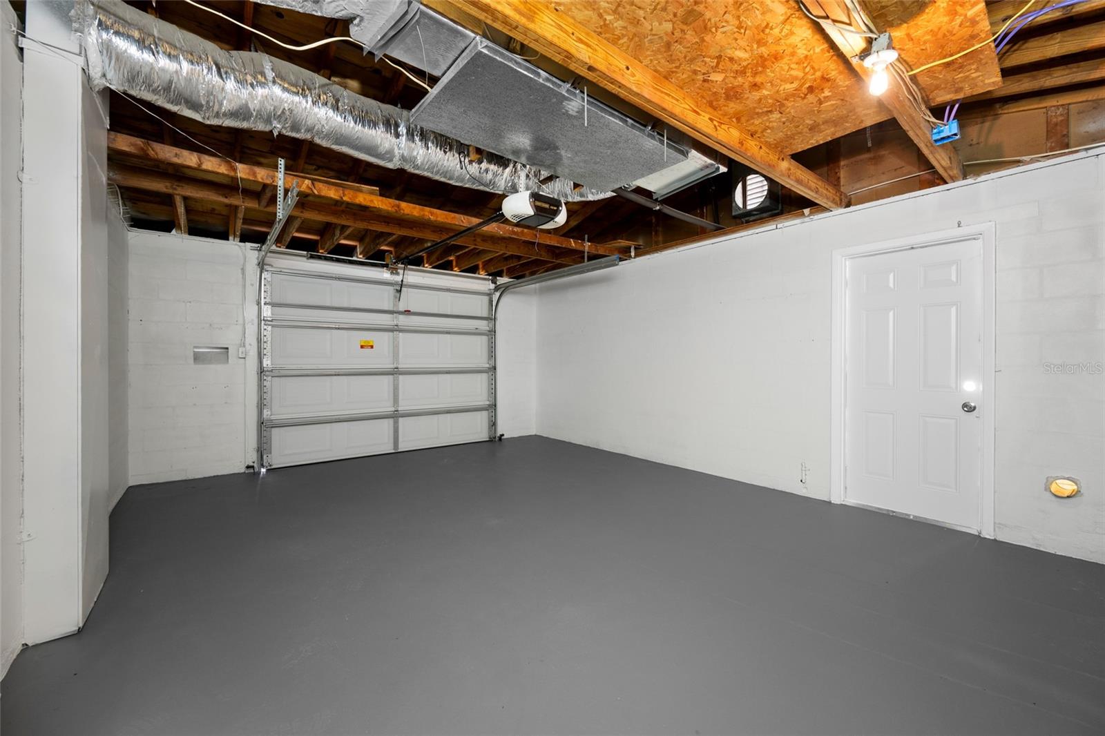 COLONIAL HILLS - Residential