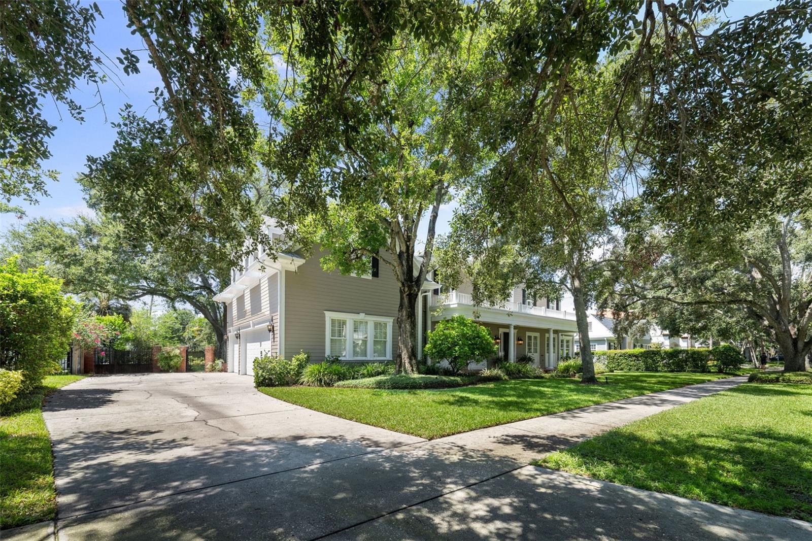 NEW SUBURB BEAUTIFUL - Residential