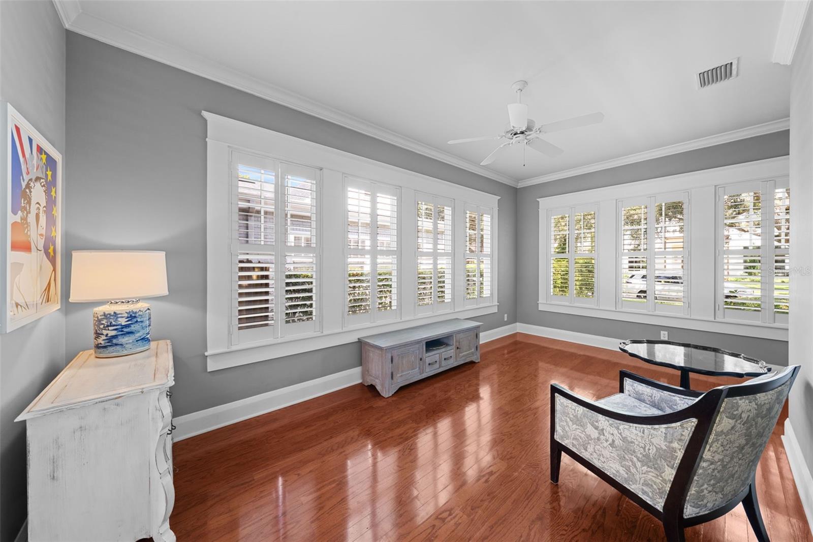 NEW SUBURB BEAUTIFUL - Residential