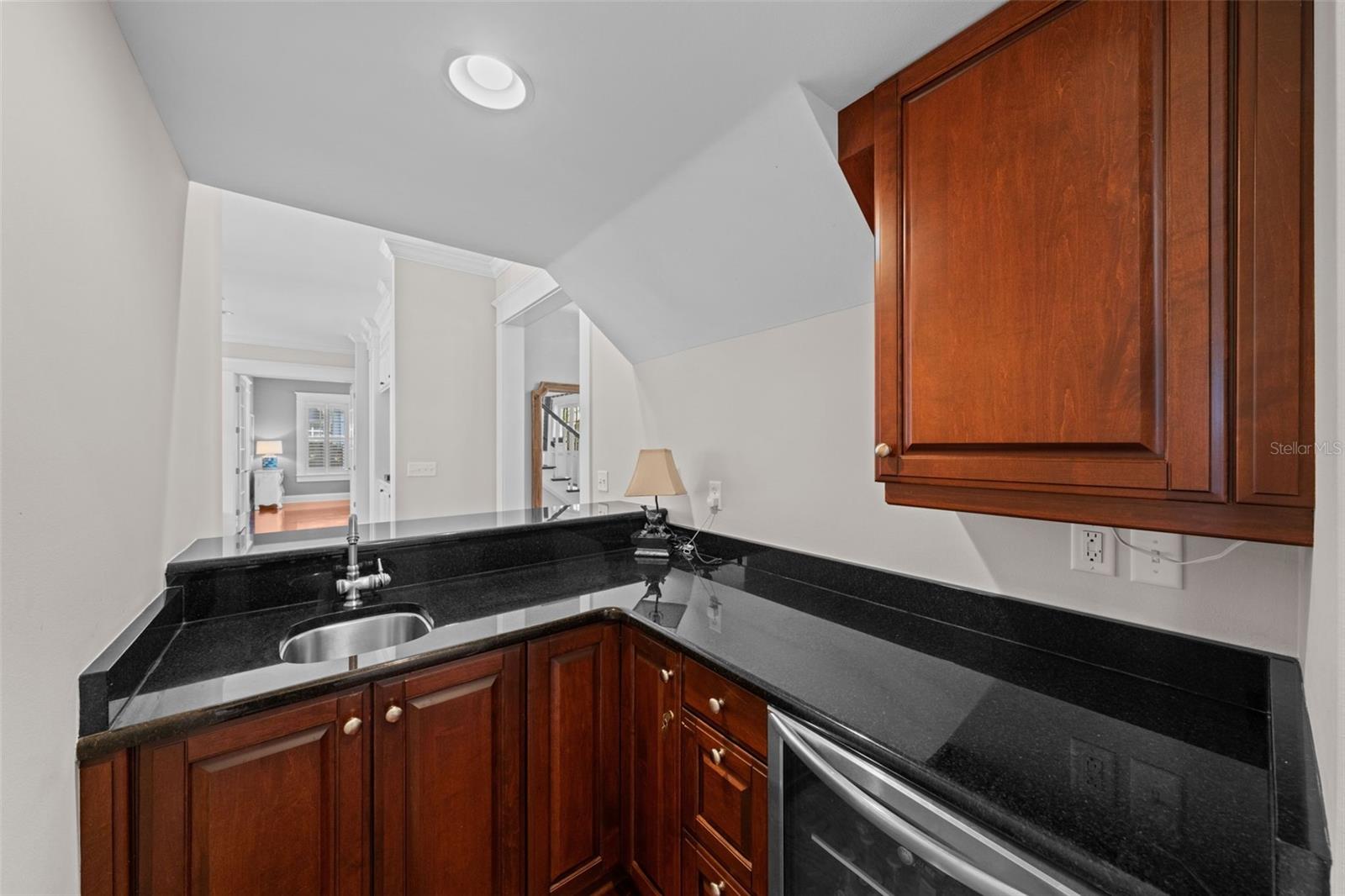 NEW SUBURB BEAUTIFUL - Residential