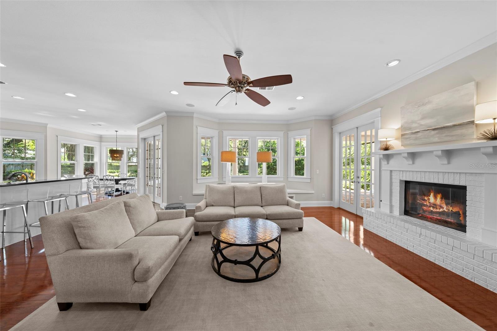 NEW SUBURB BEAUTIFUL - Residential