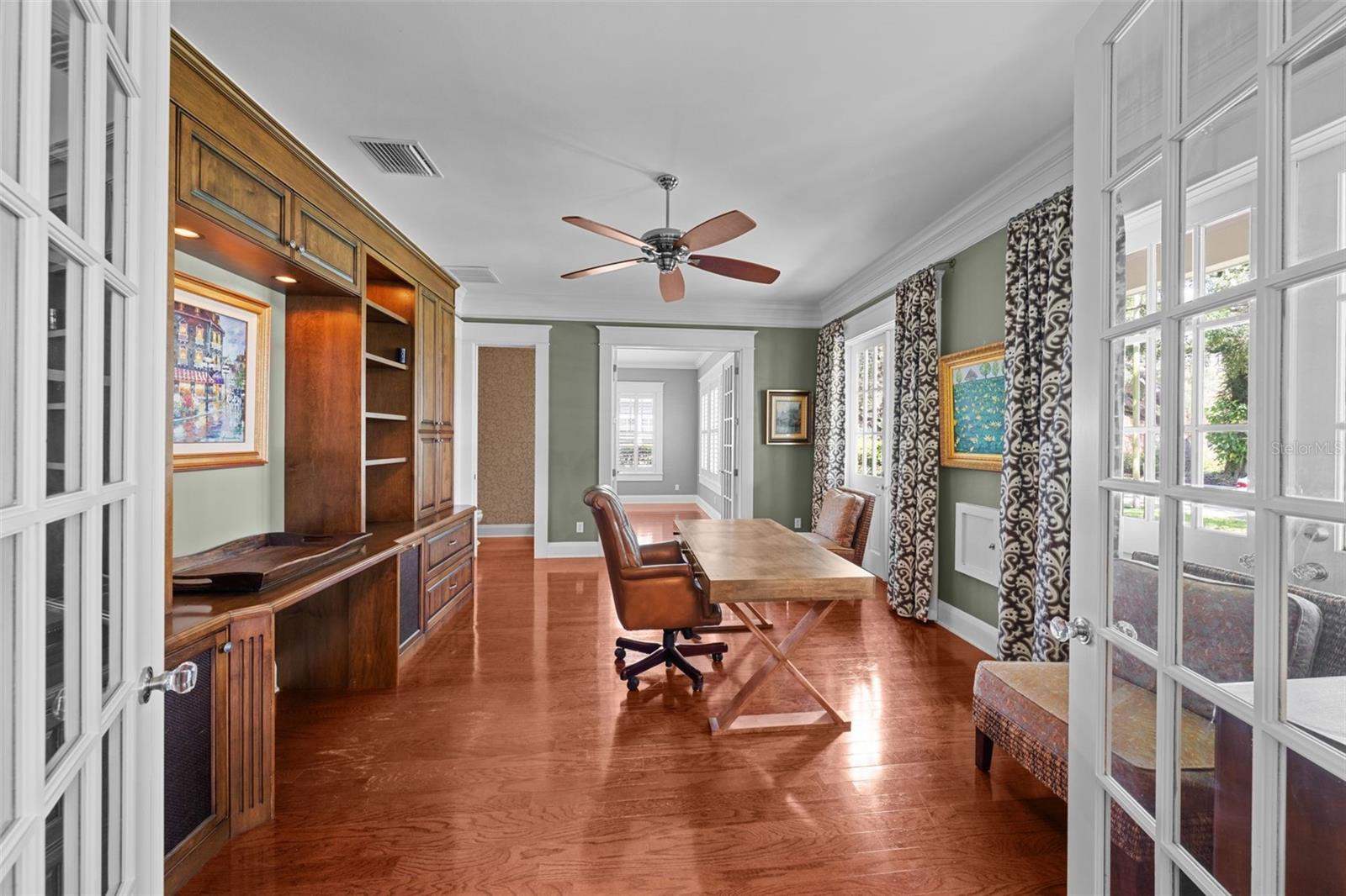 NEW SUBURB BEAUTIFUL - Residential