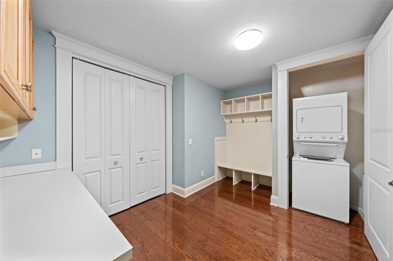 NEW SUBURB BEAUTIFUL - Residential