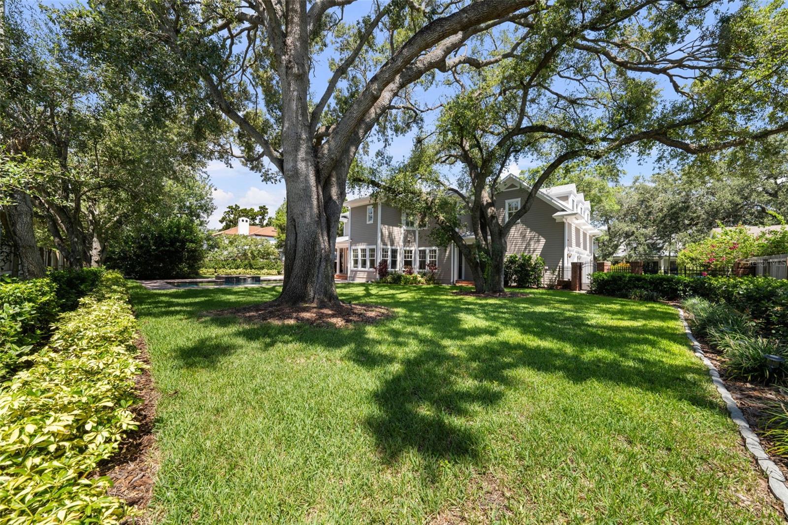 NEW SUBURB BEAUTIFUL - Residential