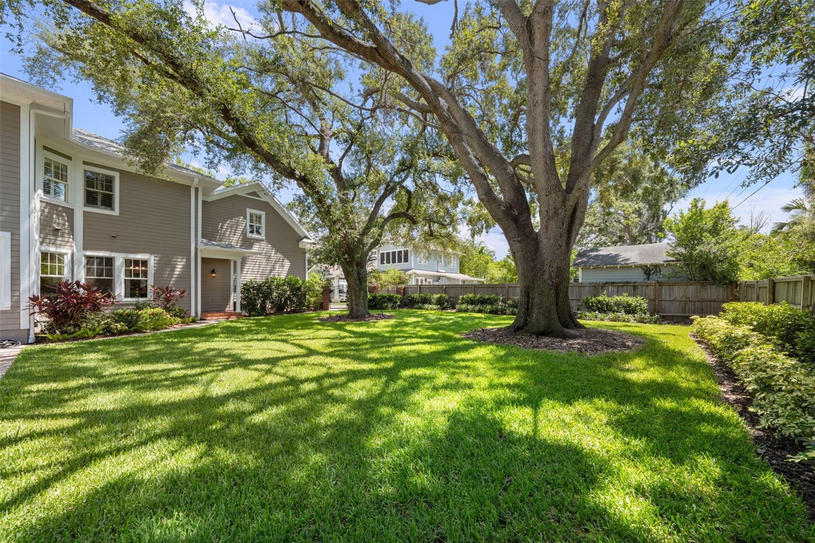 NEW SUBURB BEAUTIFUL - Residential