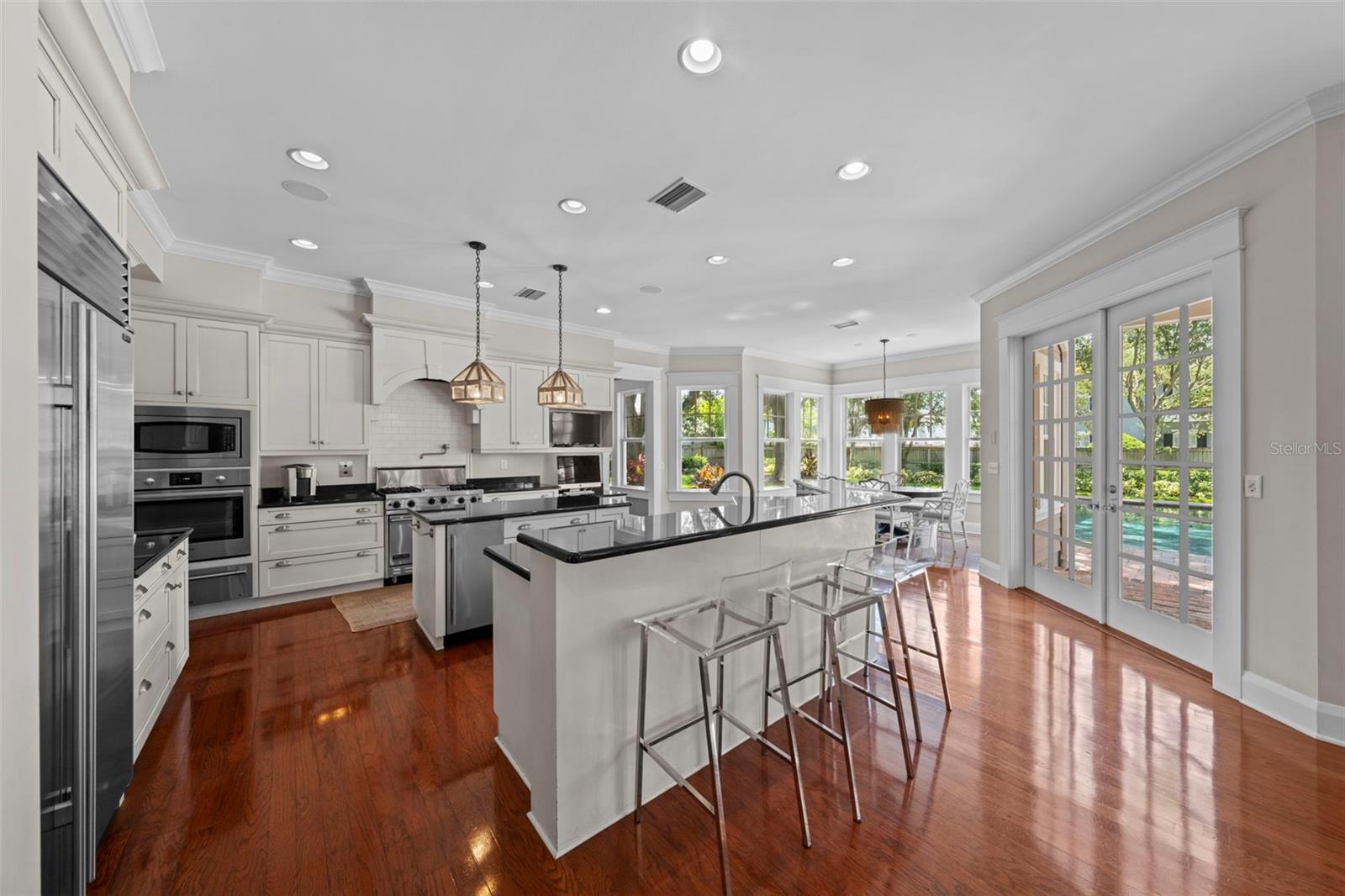 2442 W PROSPECT ROAD