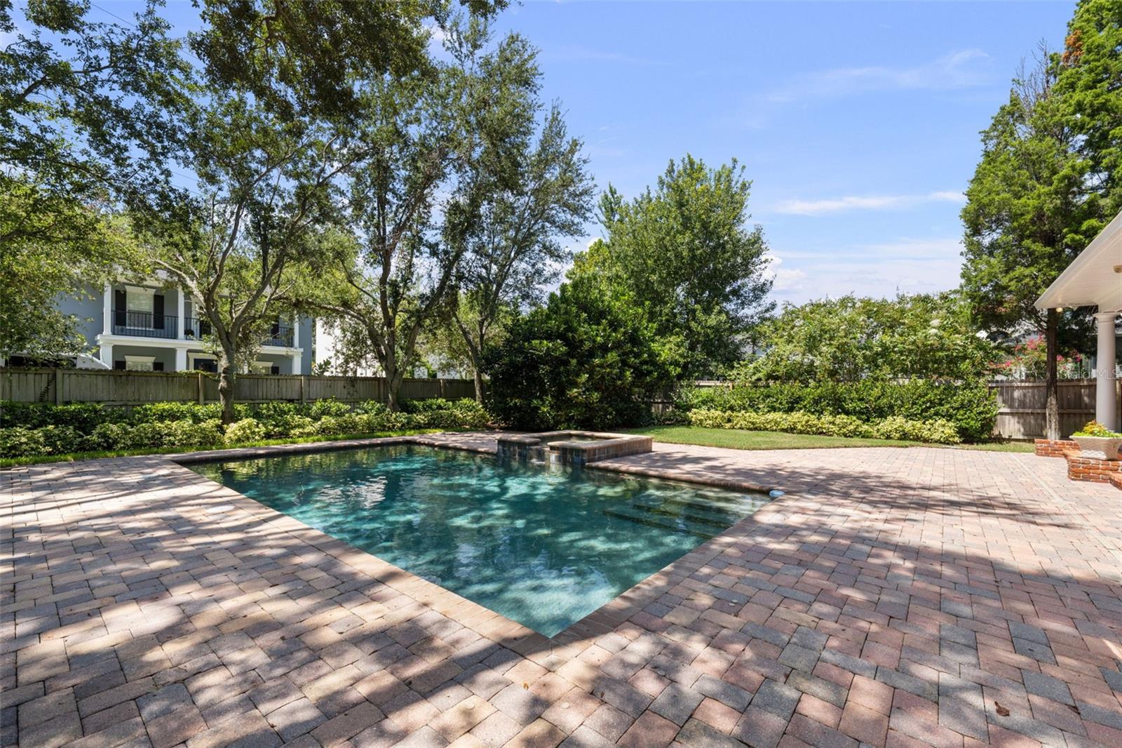 NEW SUBURB BEAUTIFUL - Residential