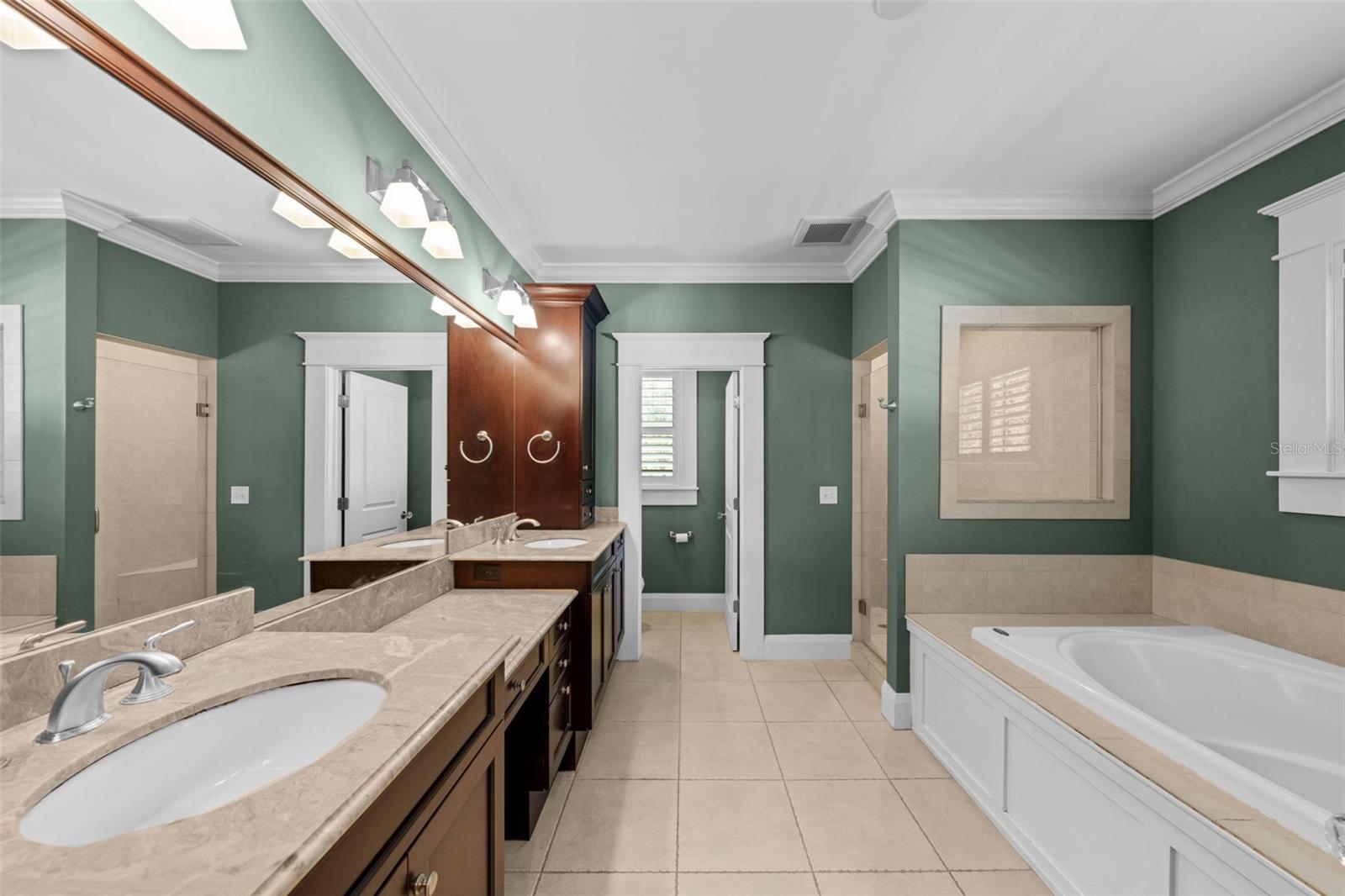 NEW SUBURB BEAUTIFUL - Residential