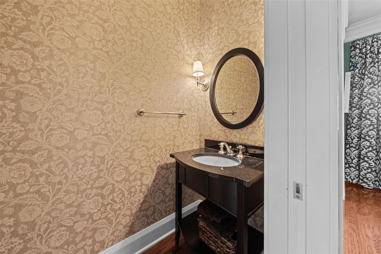 NEW SUBURB BEAUTIFUL - Residential