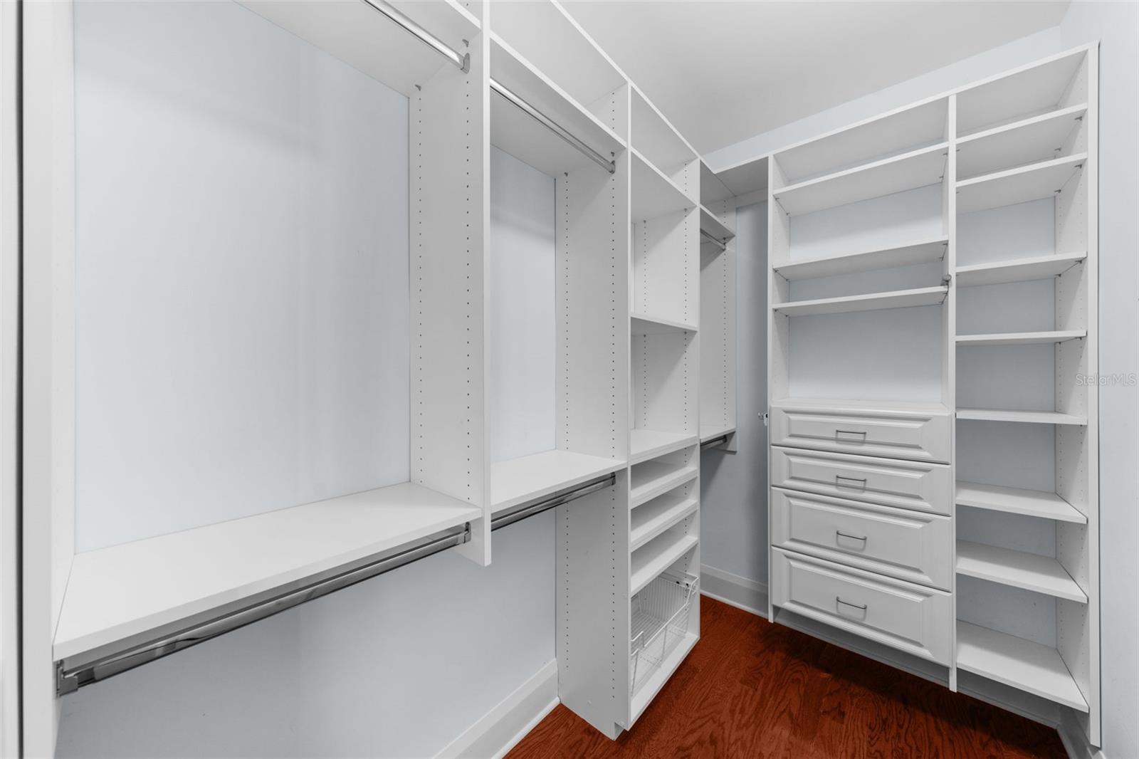 NEW SUBURB BEAUTIFUL - Residential