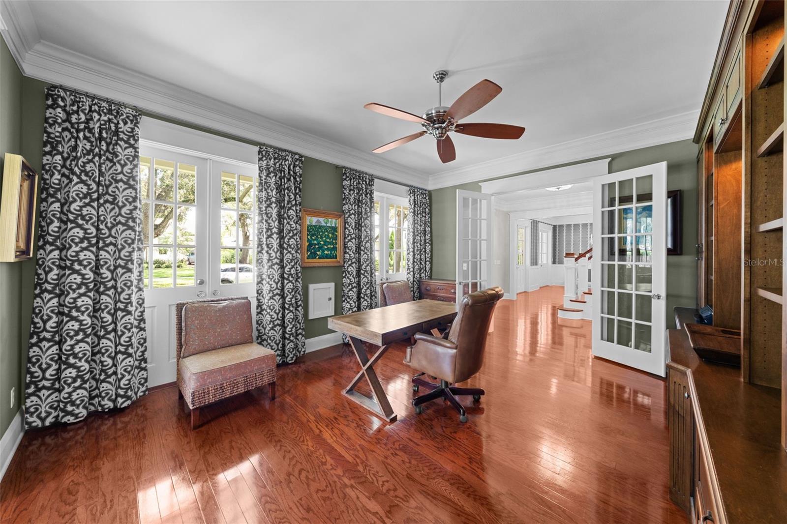 NEW SUBURB BEAUTIFUL - Residential