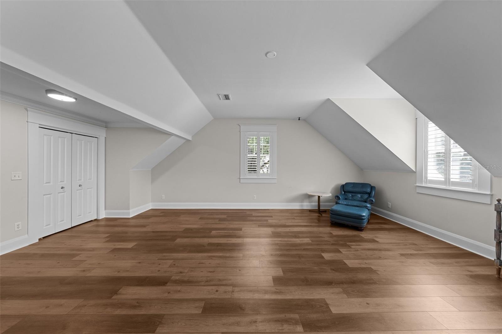 NEW SUBURB BEAUTIFUL - Residential