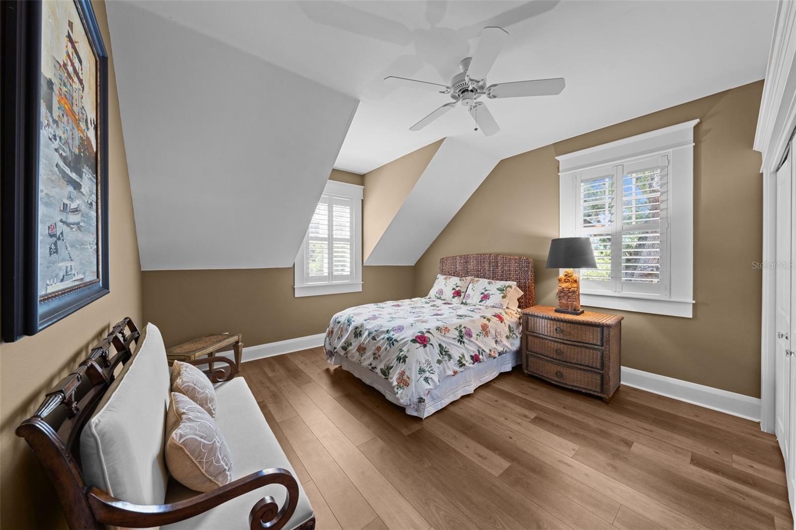 NEW SUBURB BEAUTIFUL - Residential