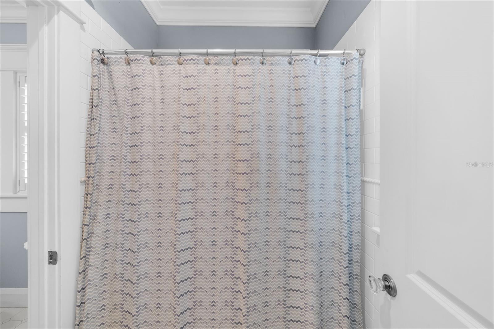 NEW SUBURB BEAUTIFUL - Residential