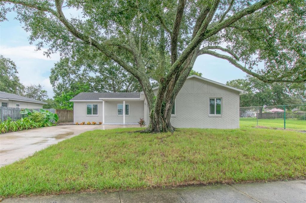 Photo of 2503 Mill Run Boulevard, Kissimmee, FL 34744 (MLS # O6348613)