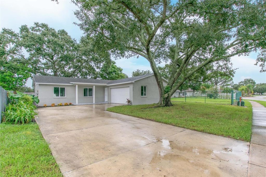 Photo of 2503 Mill Run Boulevard, Kissimmee, FL 34744 (MLS # O6348613)