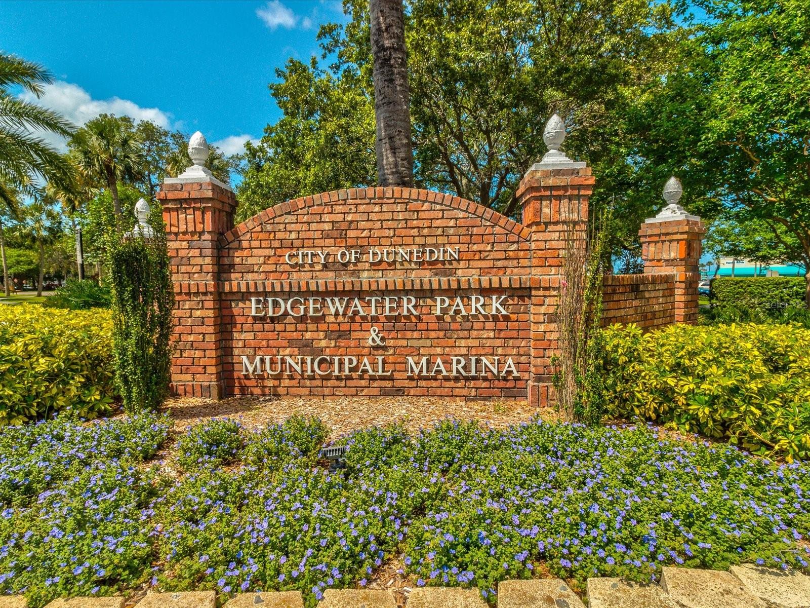 TOWNHOMES AT HIGHLAND CROSSING - Residential