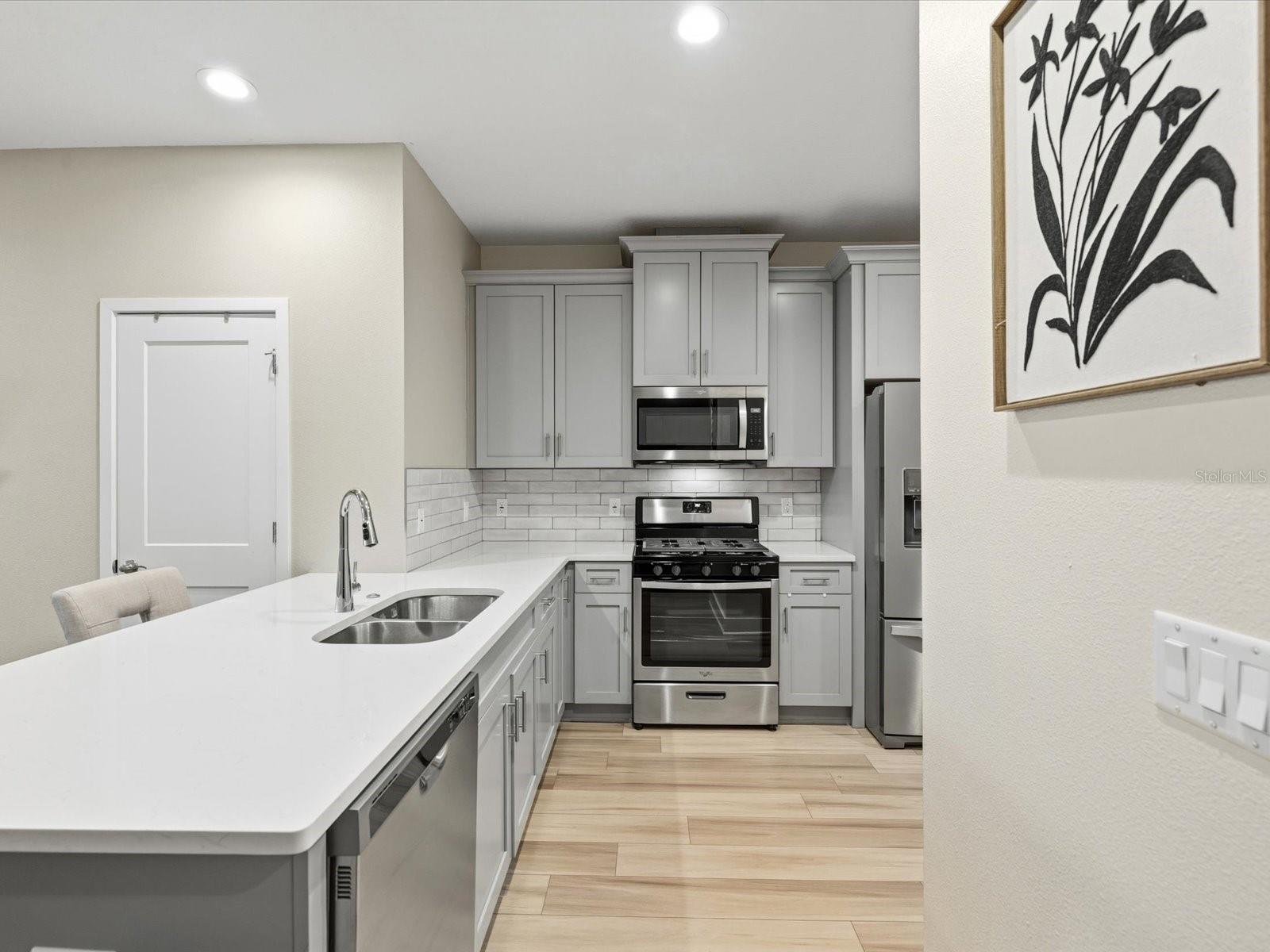 TOWNHOMES AT HIGHLAND CROSSING - Residential