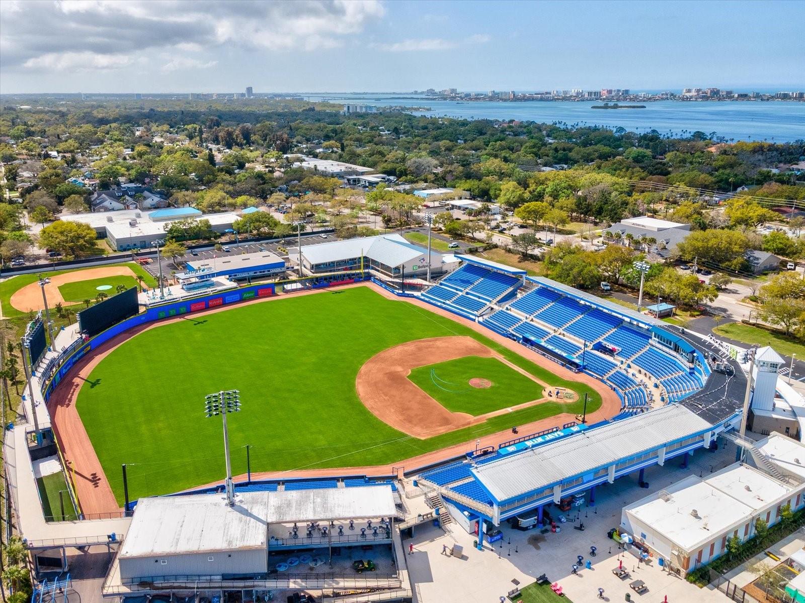TOWNHOMES AT HIGHLAND CROSSING - Residential
