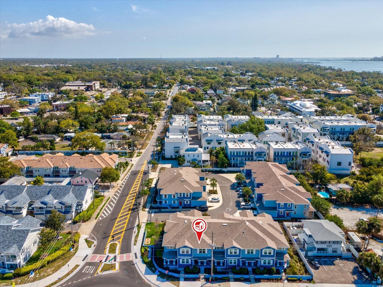 TOWNHOMES AT HIGHLAND CROSSING - Residential