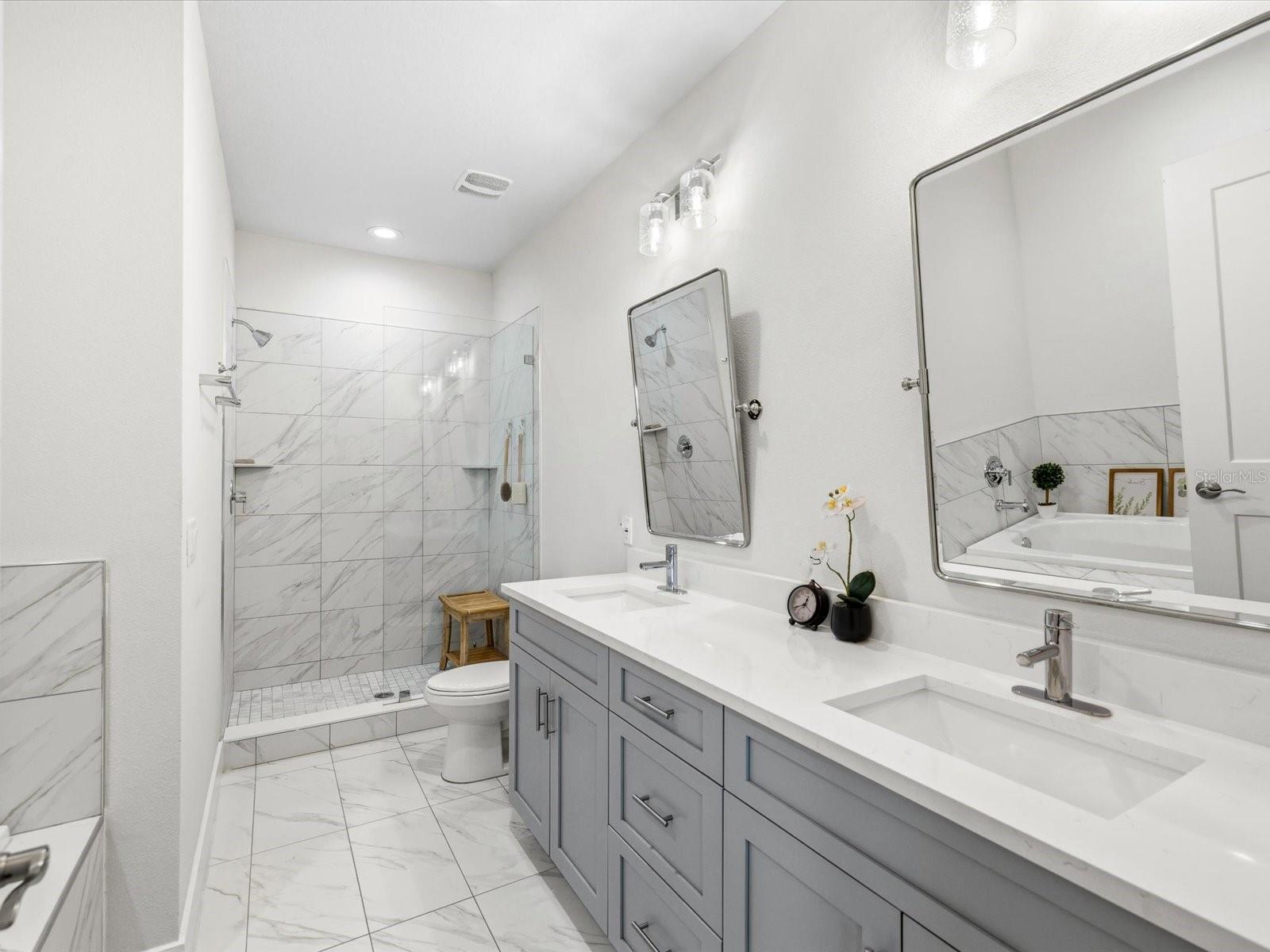 TOWNHOMES AT HIGHLAND CROSSING - Residential