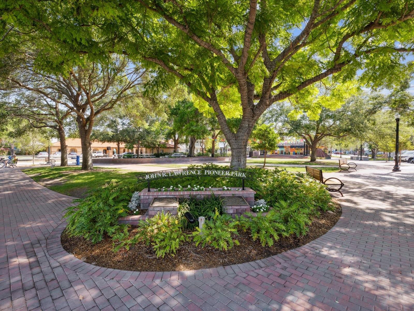 TOWNHOMES AT HIGHLAND CROSSING - Residential