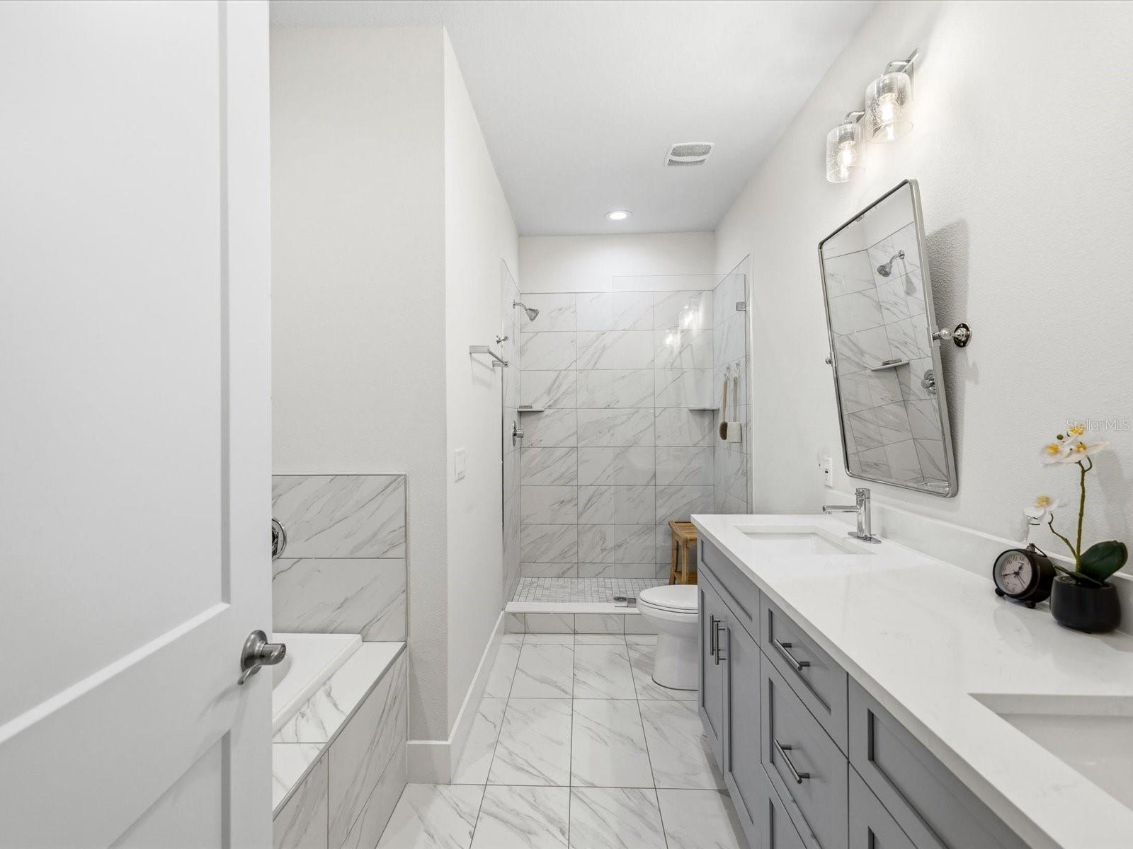 TOWNHOMES AT HIGHLAND CROSSING - Residential