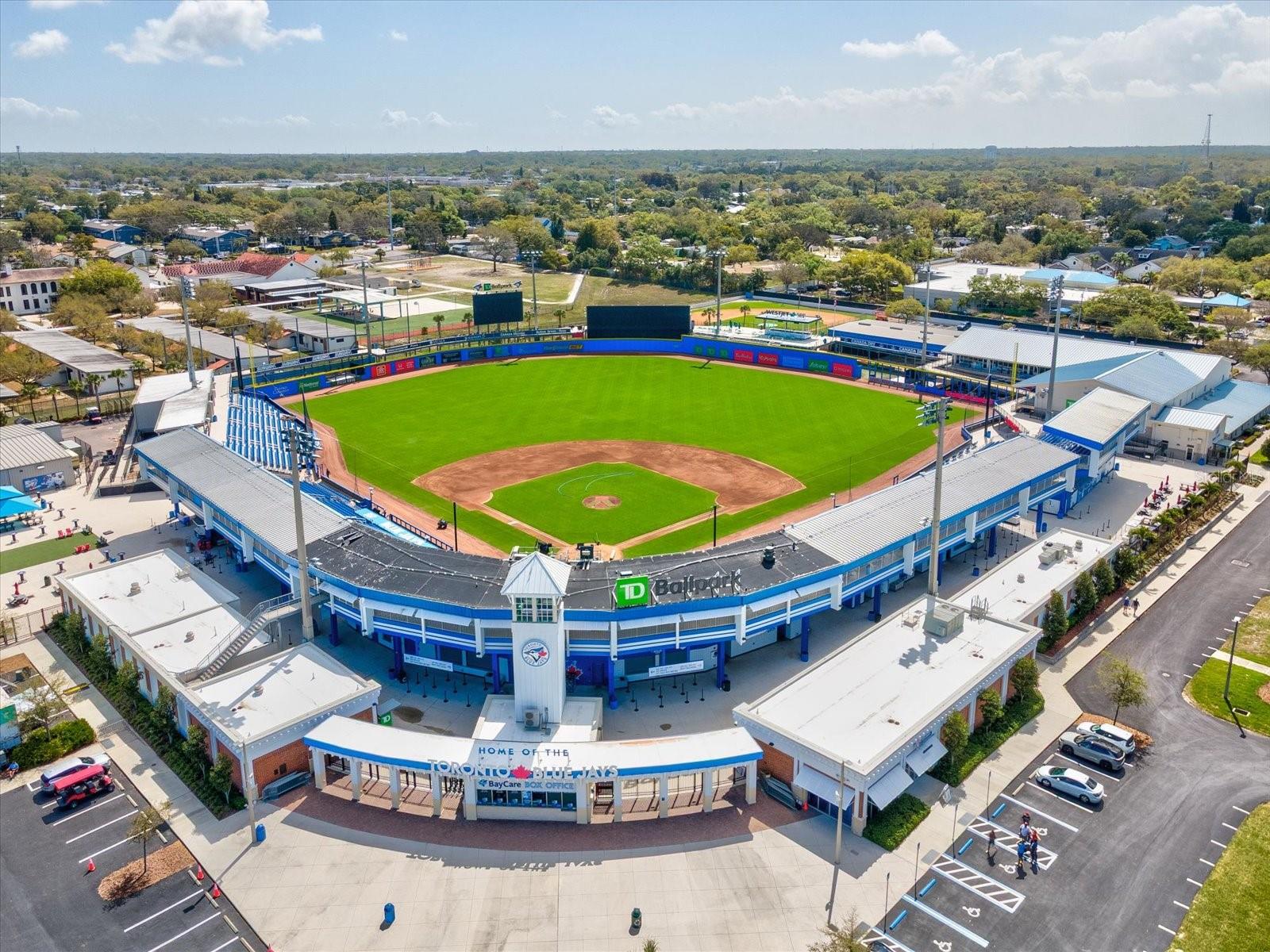 TOWNHOMES AT HIGHLAND CROSSING - Residential