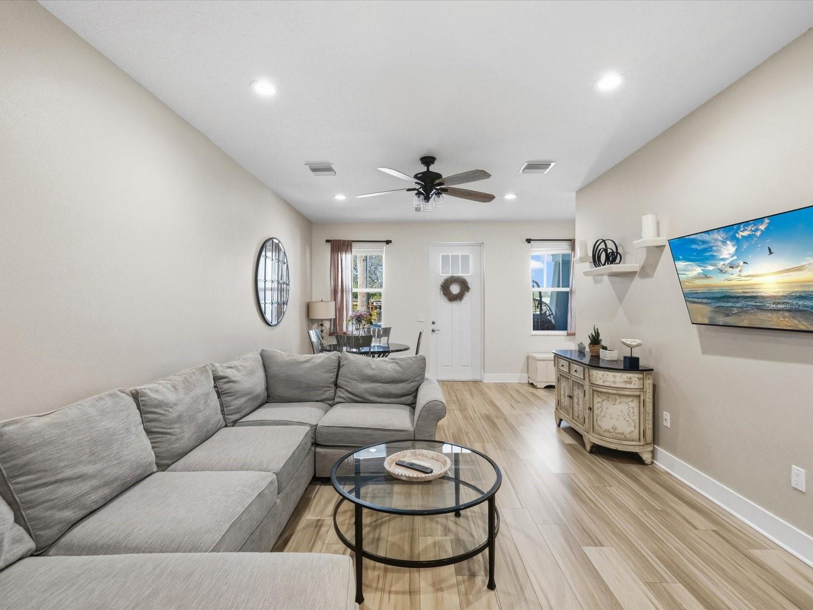 TOWNHOMES AT HIGHLAND CROSSING - Residential