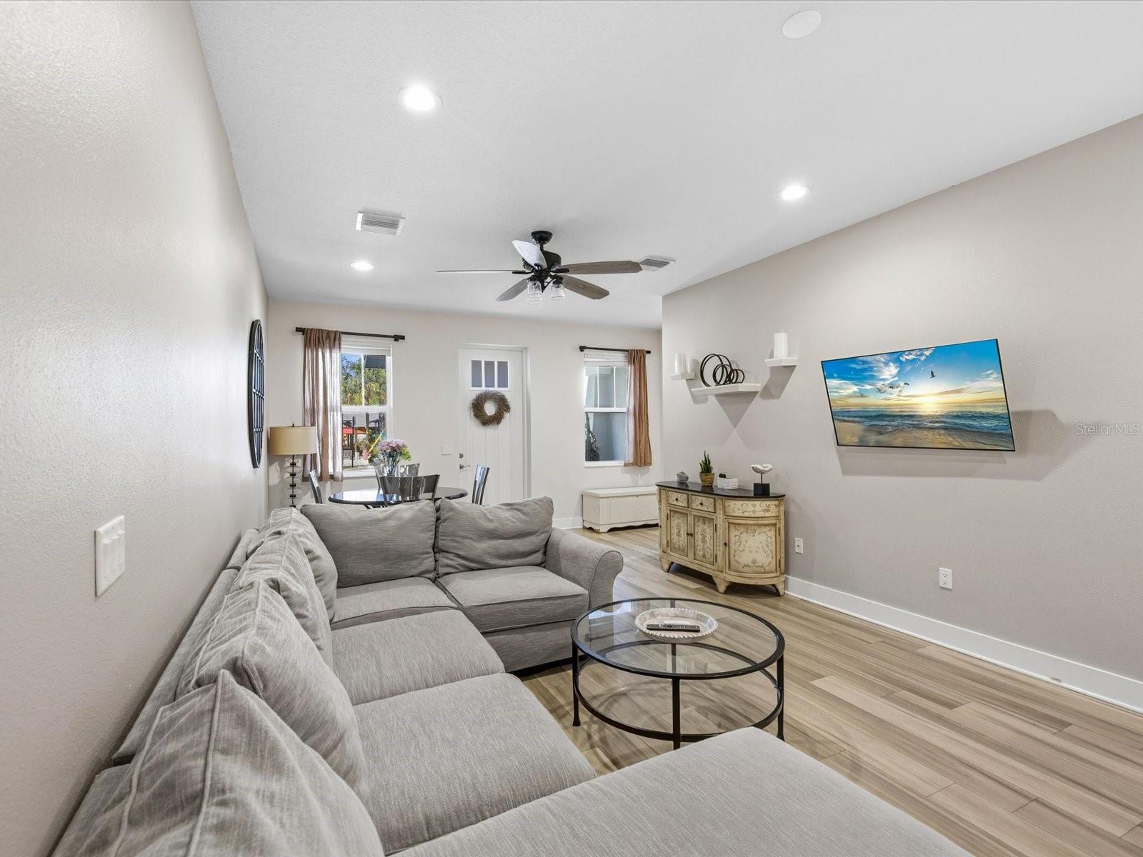 TOWNHOMES AT HIGHLAND CROSSING - Residential