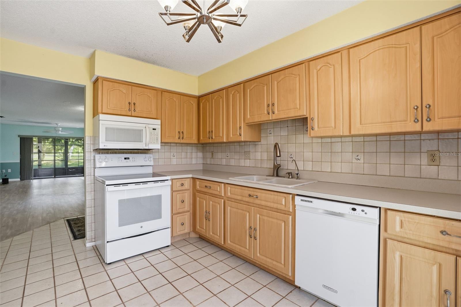 BEACON WOODS VILLAGE - Residential