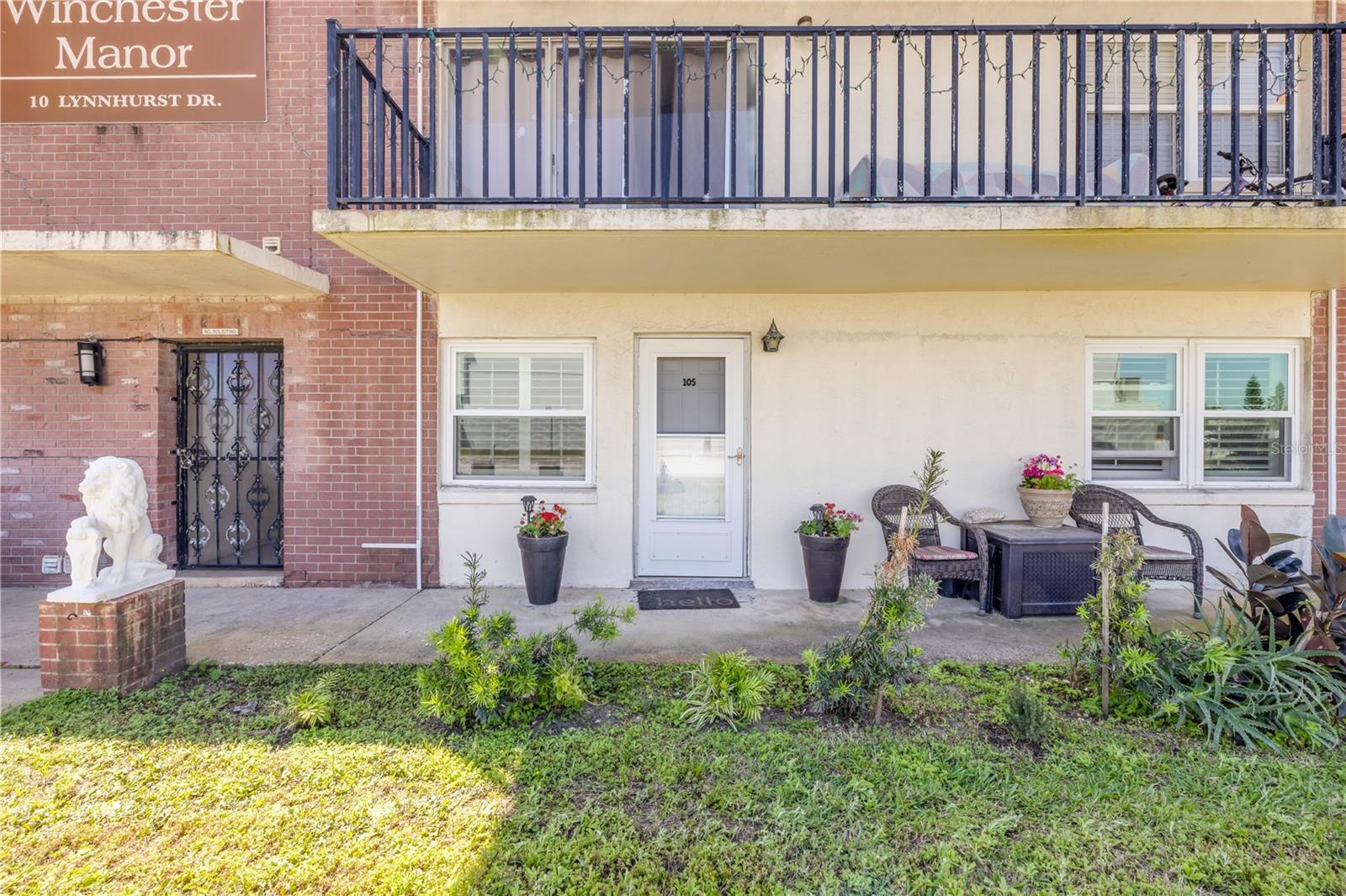 10 LYNNHURST DRIVE 1050