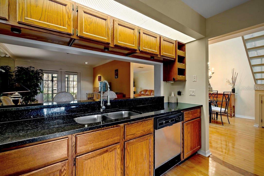 LAUREL OAKS AT COUNTRY WOODS CONDO - Residential