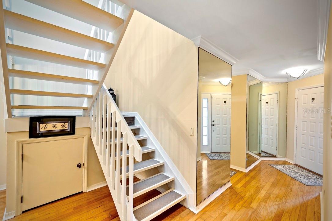 LAUREL OAKS AT COUNTRY WOODS CONDO - Residential