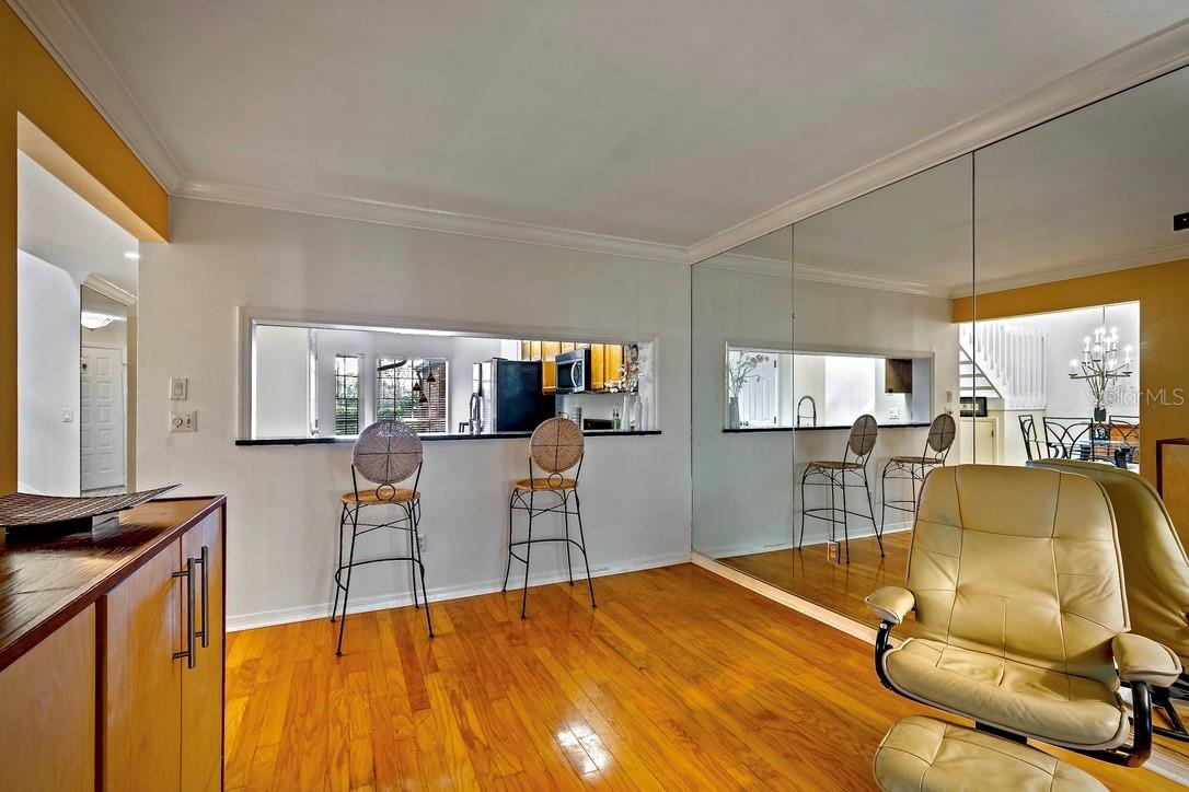 LAUREL OAKS AT COUNTRY WOODS CONDO - Residential