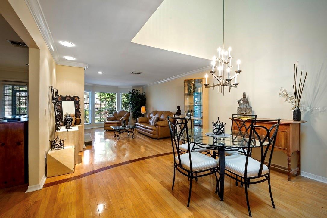 LAUREL OAKS AT COUNTRY WOODS CONDO - Residential