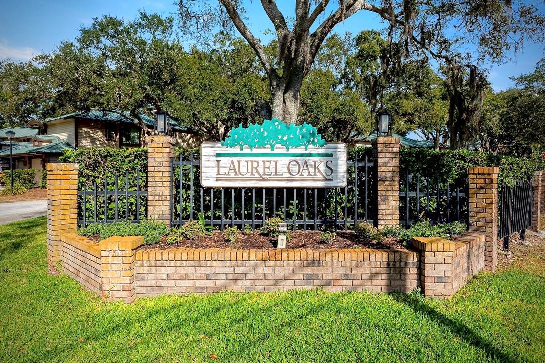 LAUREL OAKS AT COUNTRY WOODS CONDO - Residential