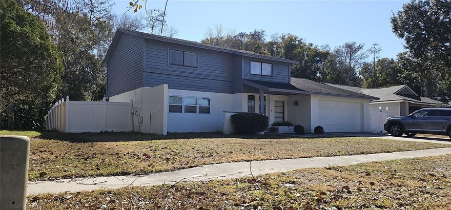 Beautiful property, excellent location, close to shops, restaurants, banks, and more, in a safe area where your family will feel comfortable. This property is everything you’re looking for and is ready for you.   It also has the best schools nearby for the convenience of your .