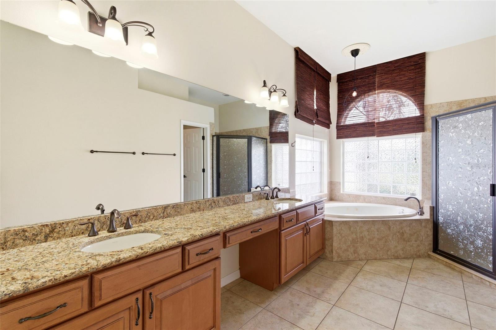 LAKE TALIA PH 02 - Residential