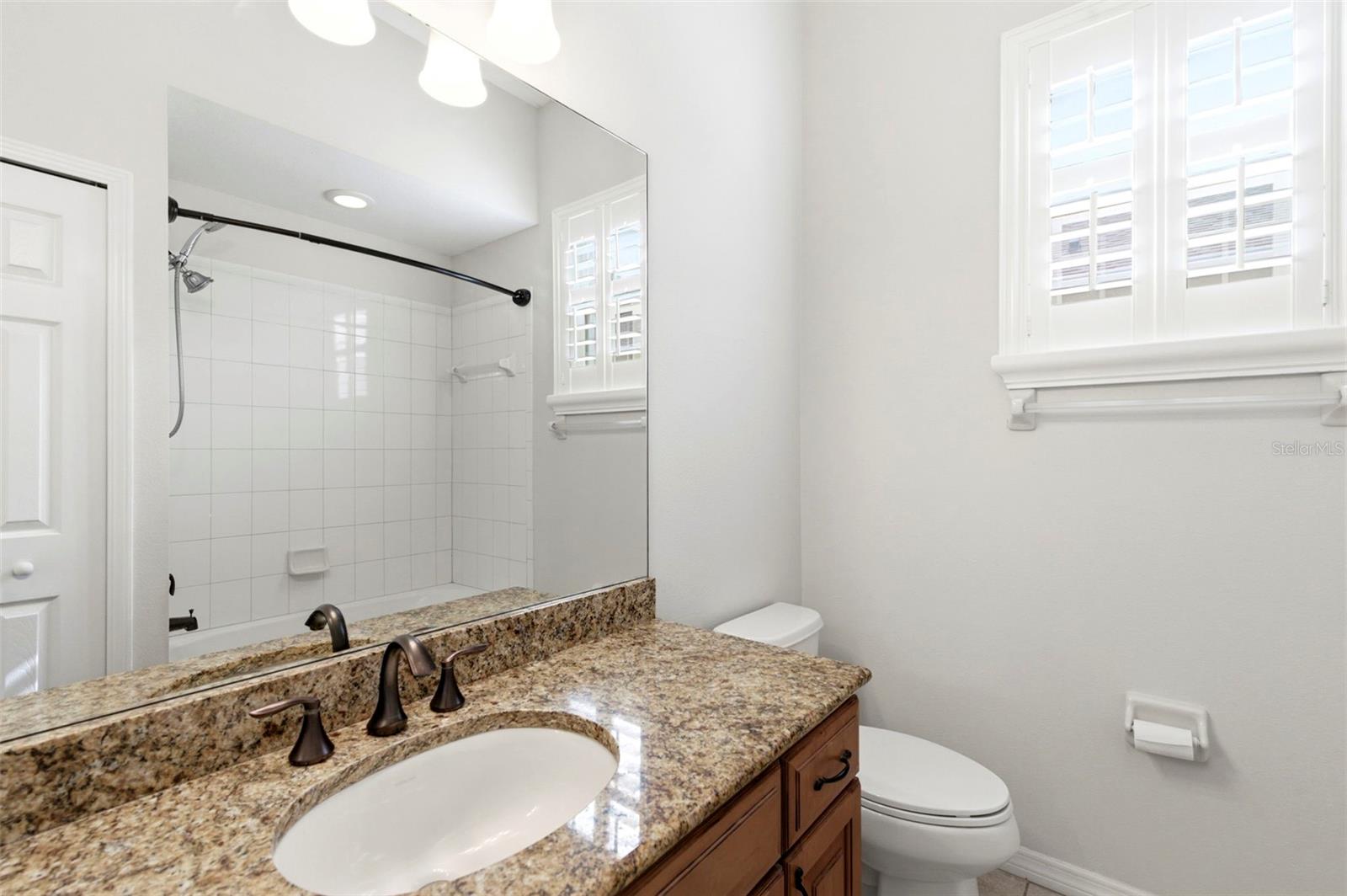 LAKE TALIA PH 02 - Residential