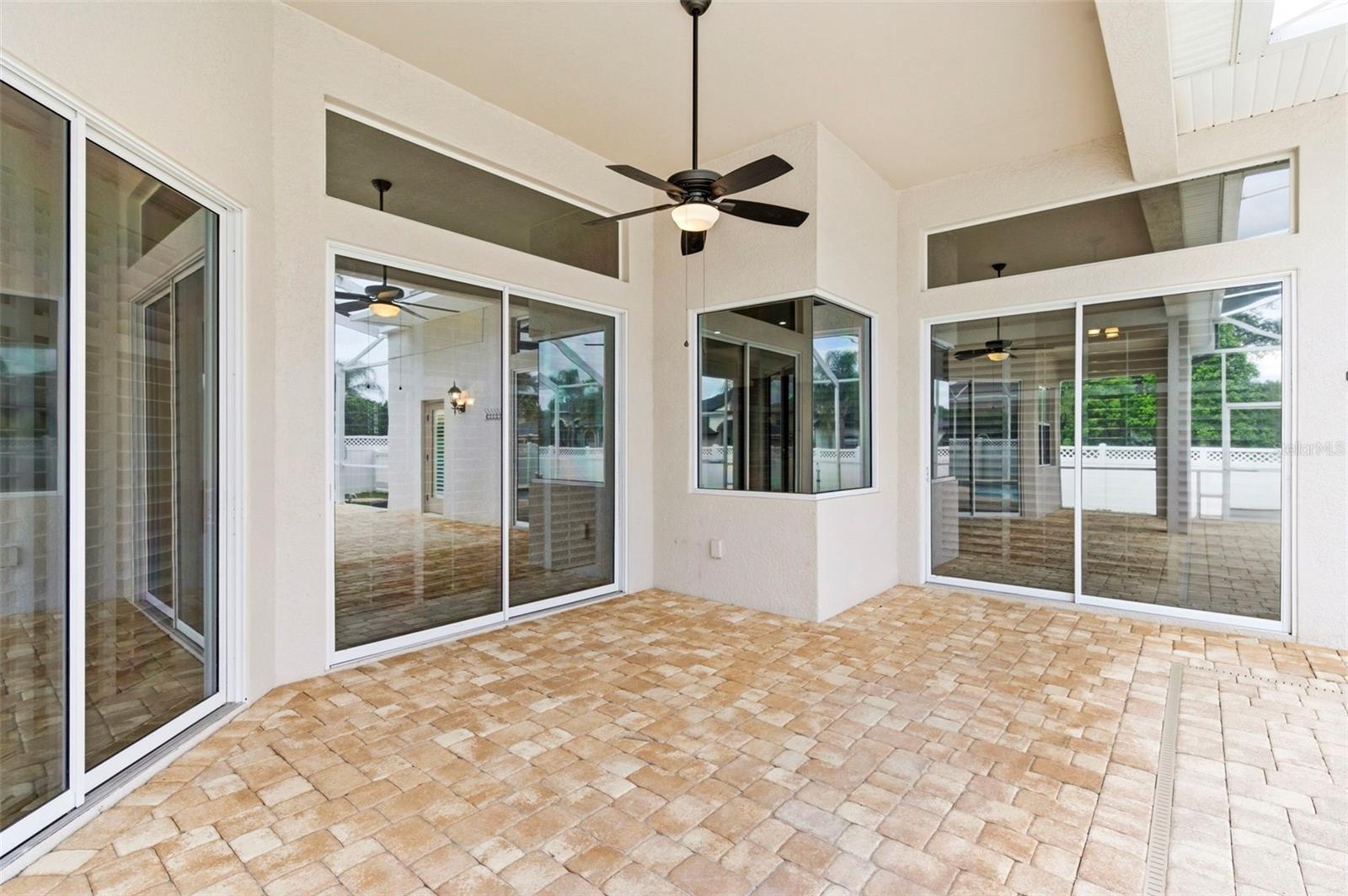 LAKE TALIA PH 02 - Residential