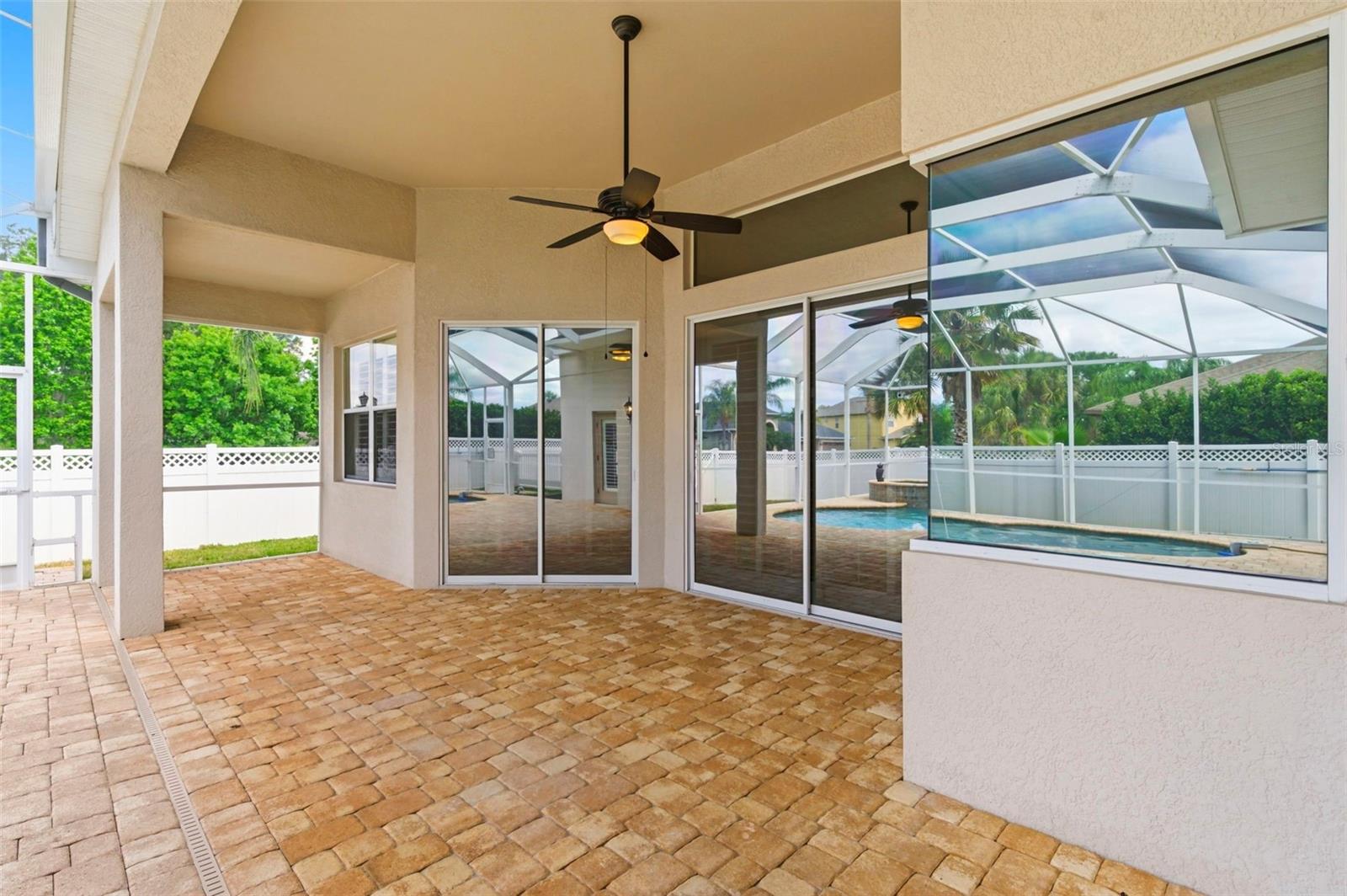 LAKE TALIA PH 02 - Residential